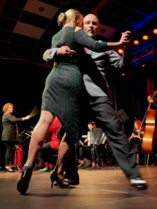 Tomasz Sadlakowski i Monika Kwiatkowska tańczą tango