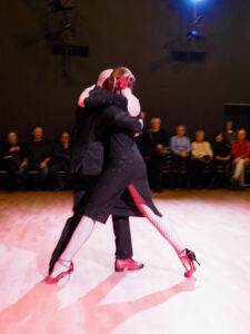 Tango tańczy para Tomasz Sadlakowski i Monika Kwiatkowska